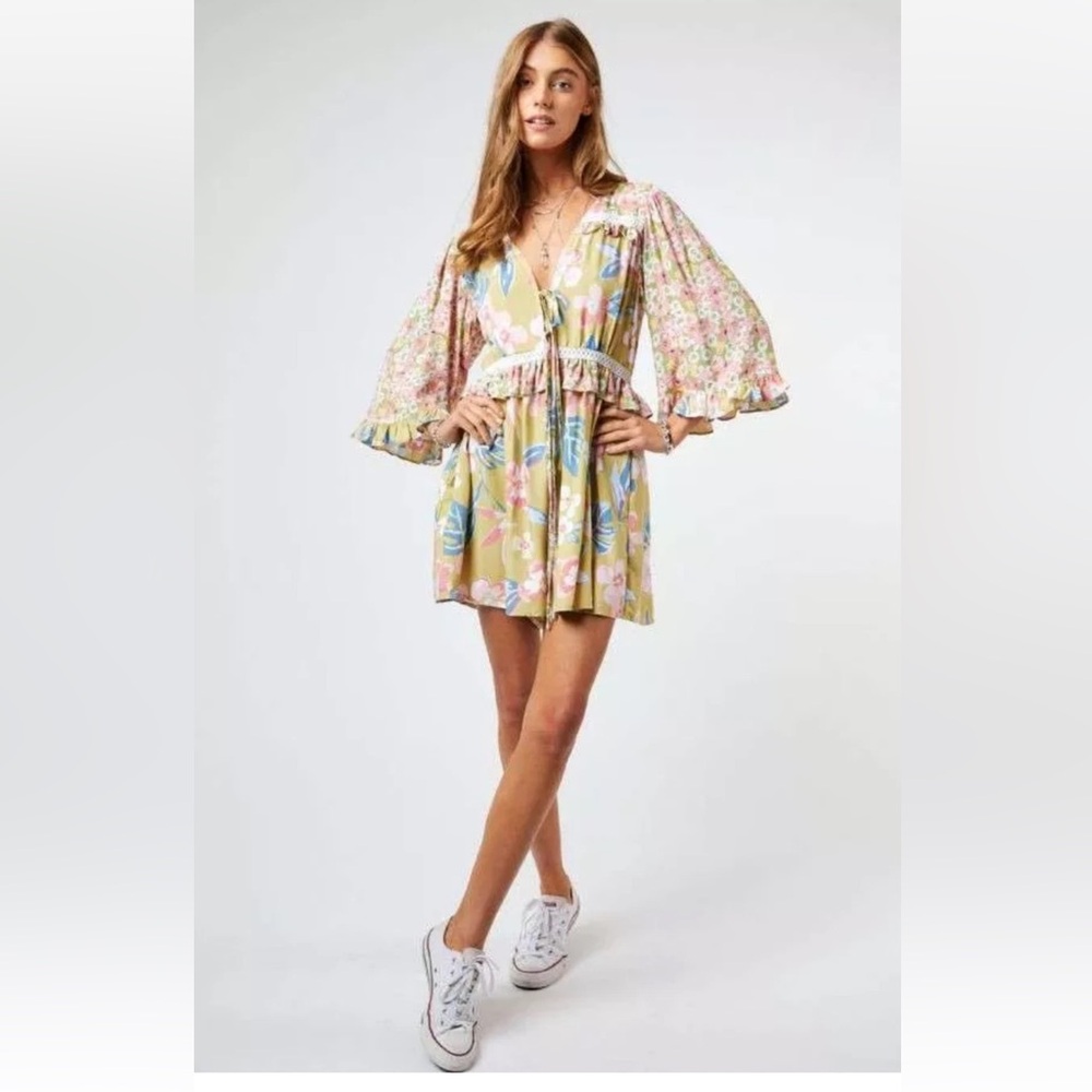 🧨 24. NWT Davi & Dani Mixed Floral Print Romper with Crochet Accents - Picture 4 of 10